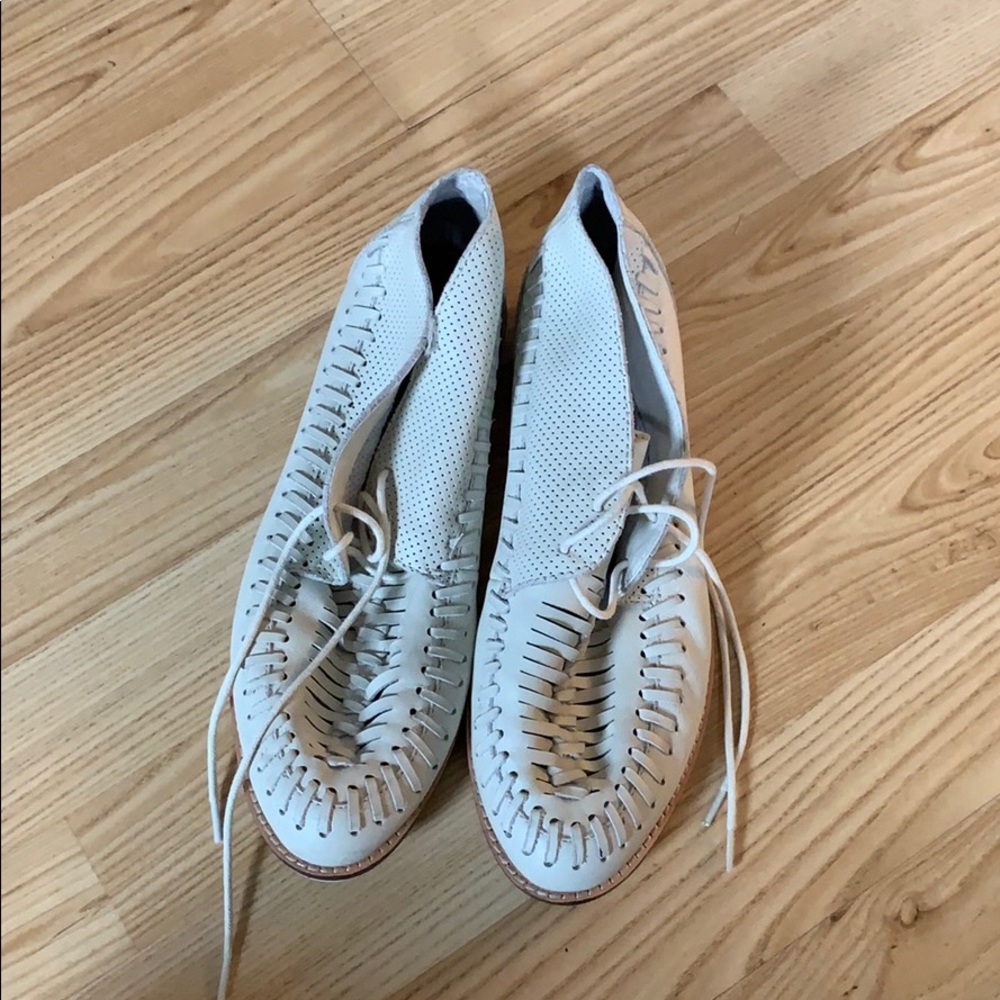 Dolce Vita size 9 shoes. Never worn. Need gone